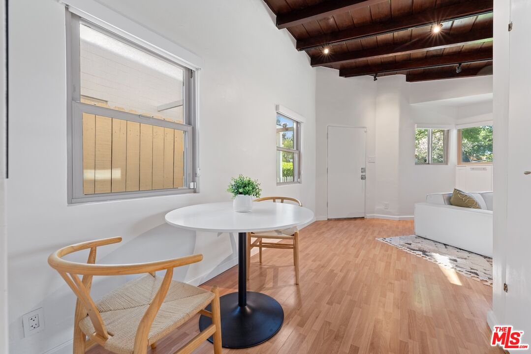 2914 W Chandler Blvd