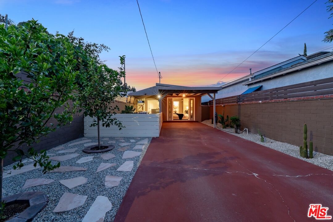 2914 W Chandler Blvd