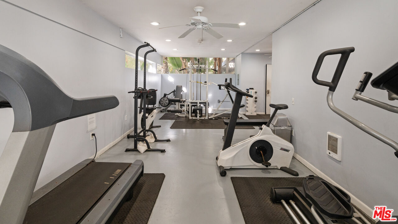 330 S Barrington Ave Unit: 307