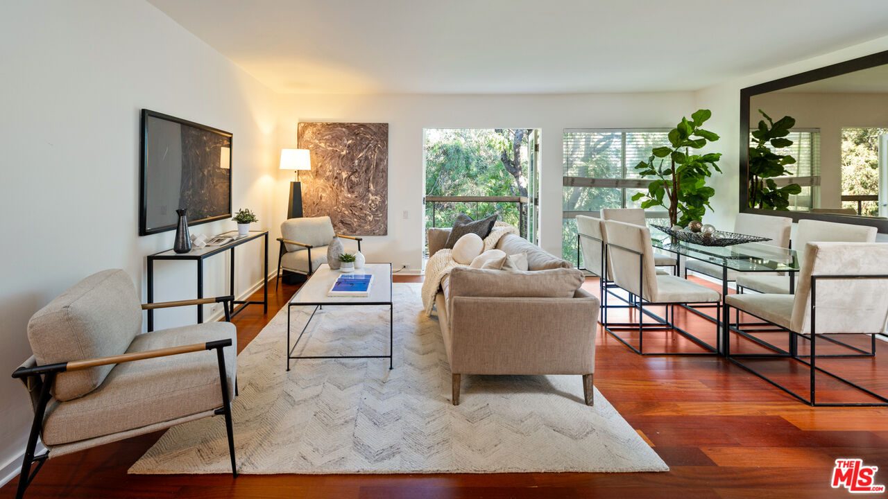 330 S Barrington Ave Unit: 307