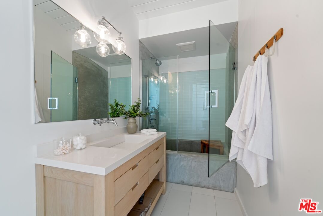 23701 Harbor Vista Dr