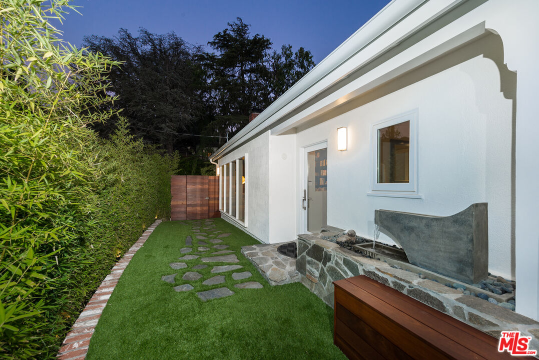 3401 Camino De La Cumbre