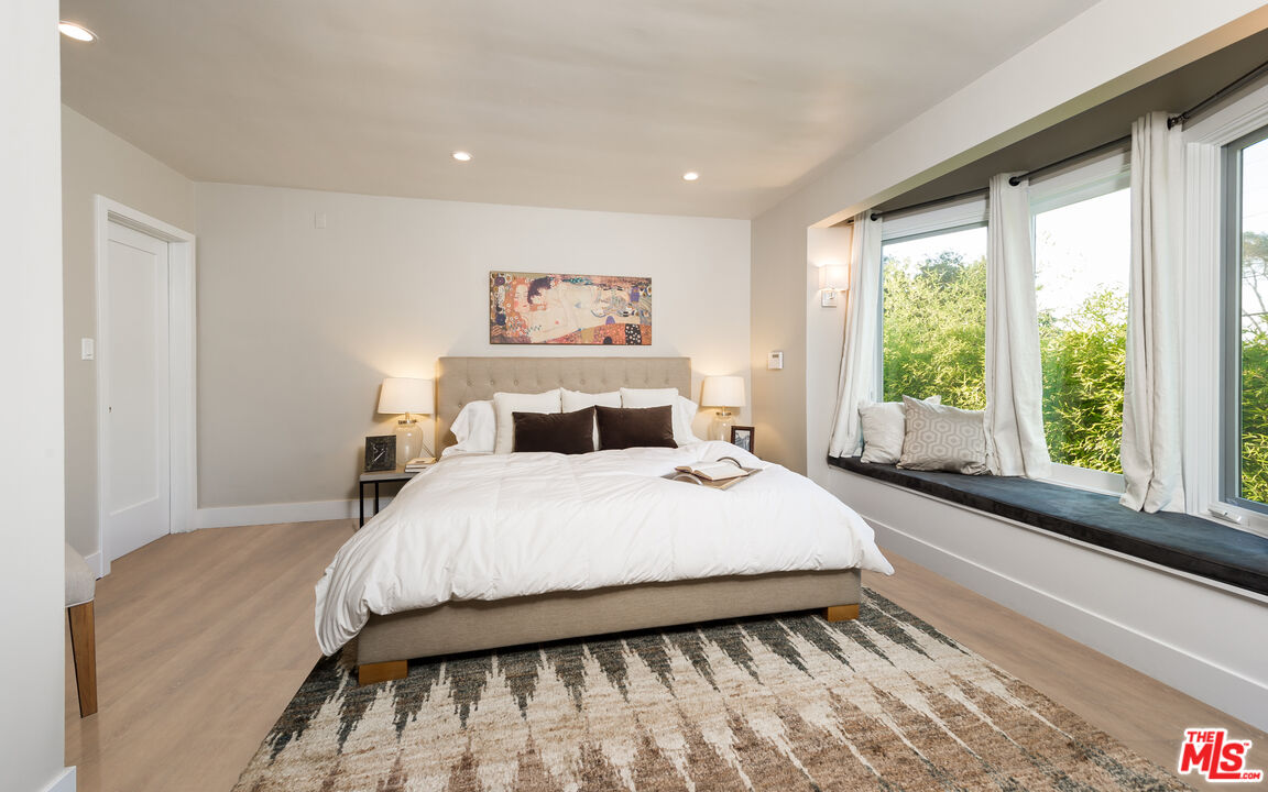 3401 Camino De La Cumbre