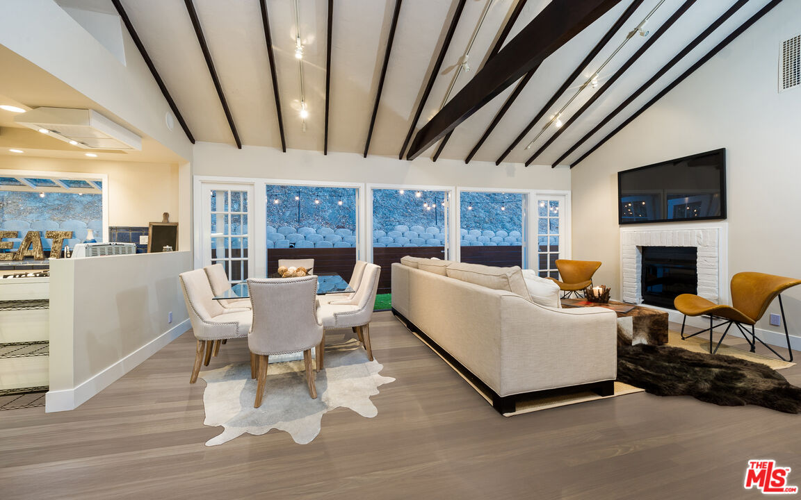 3401 Camino De La Cumbre