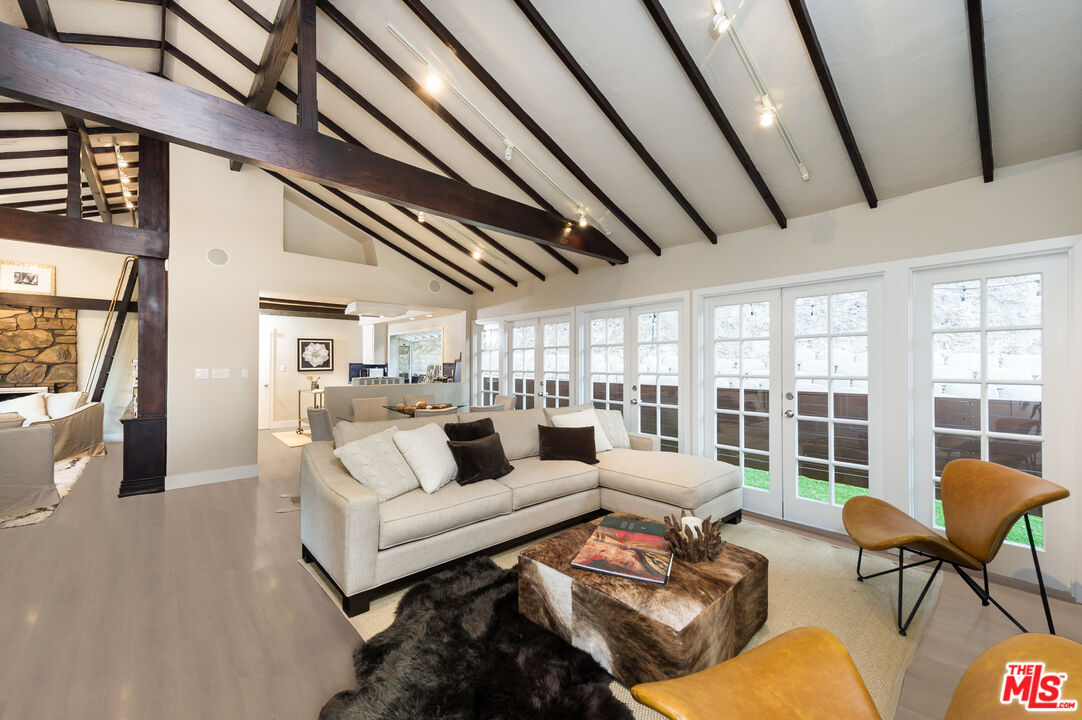 3401 Camino De La Cumbre