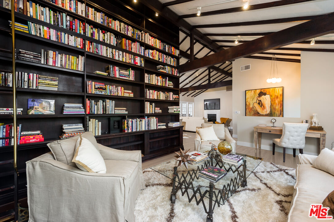 3401 Camino De La Cumbre