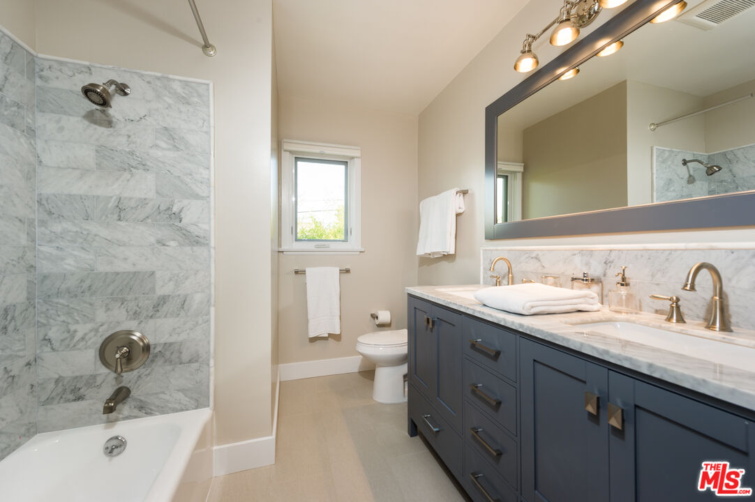 3401 Camino De La Cumbre