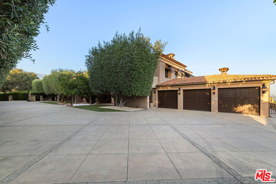 358 Woodley Rd
