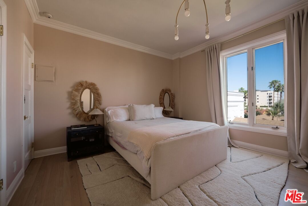 1424 N Crescent Heights Blvd Unit: 54