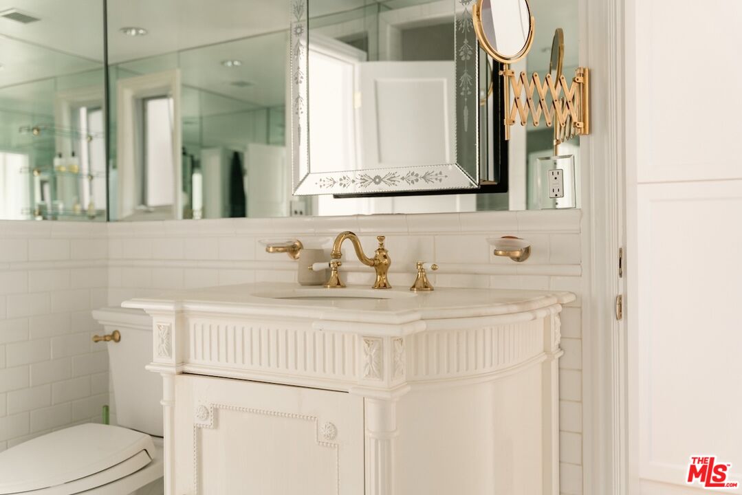 1424 N Crescent Heights Blvd Unit: 54