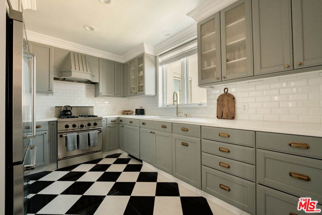 1424 N Crescent Heights Blvd Unit: 54