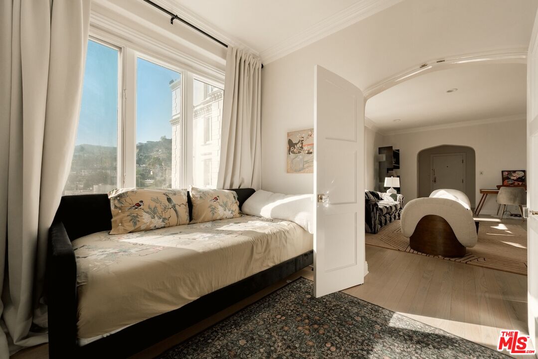 1424 N Crescent Heights Blvd Unit: 54