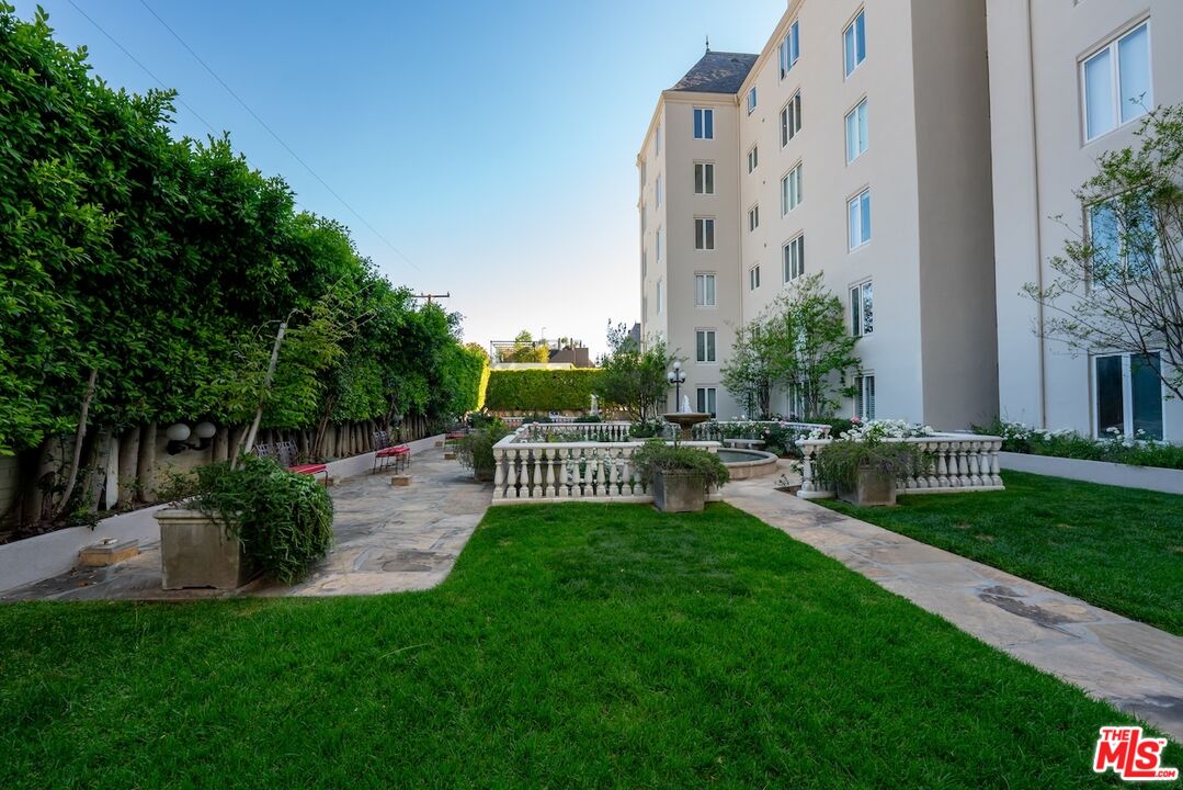 1424 N Crescent Heights Blvd Unit: 54