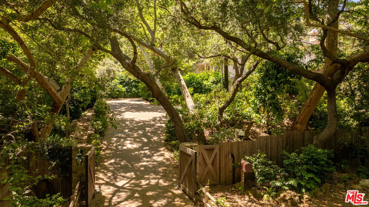 1900 Old Ranch Rd