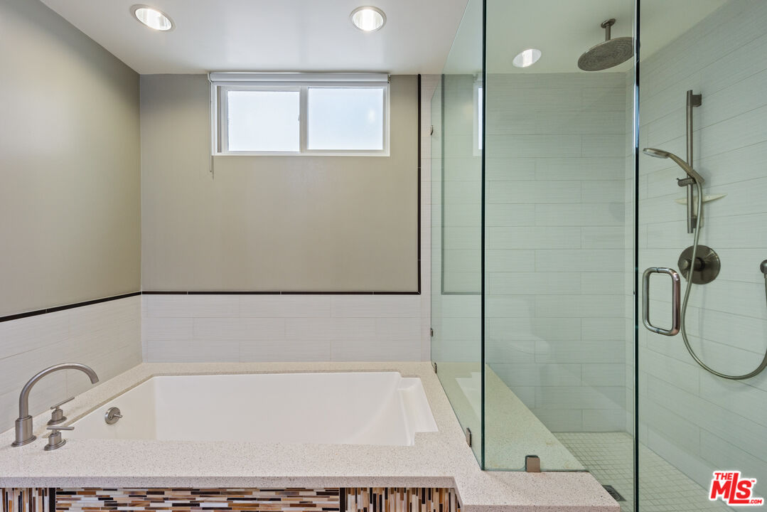 1304 S Roxbury Dr Unit: 301