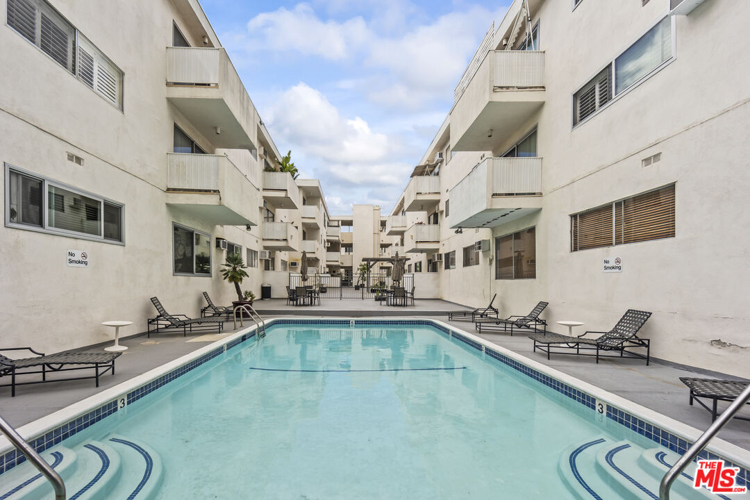 960 Larrabee St Unit: 222