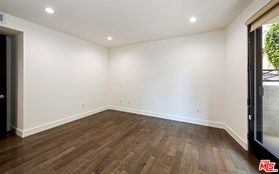 1304 Roxbury Dr Unit: 103