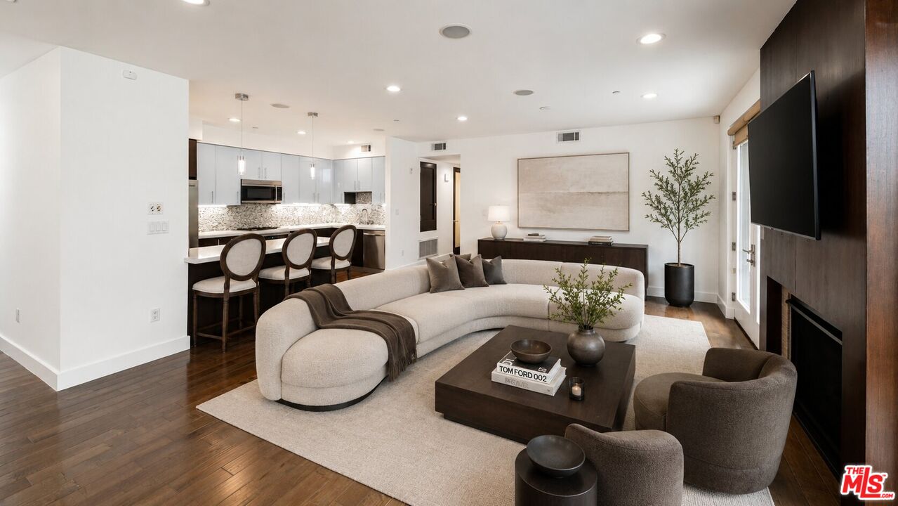 1304 Roxbury Dr Unit: 103