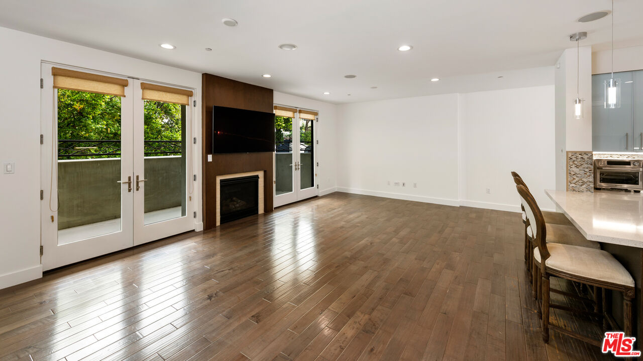 1304 Roxbury Dr Unit: 103