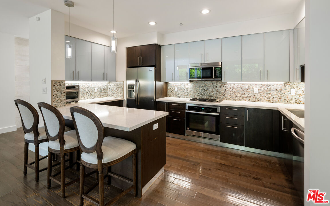 1304 Roxbury Dr Unit: 103