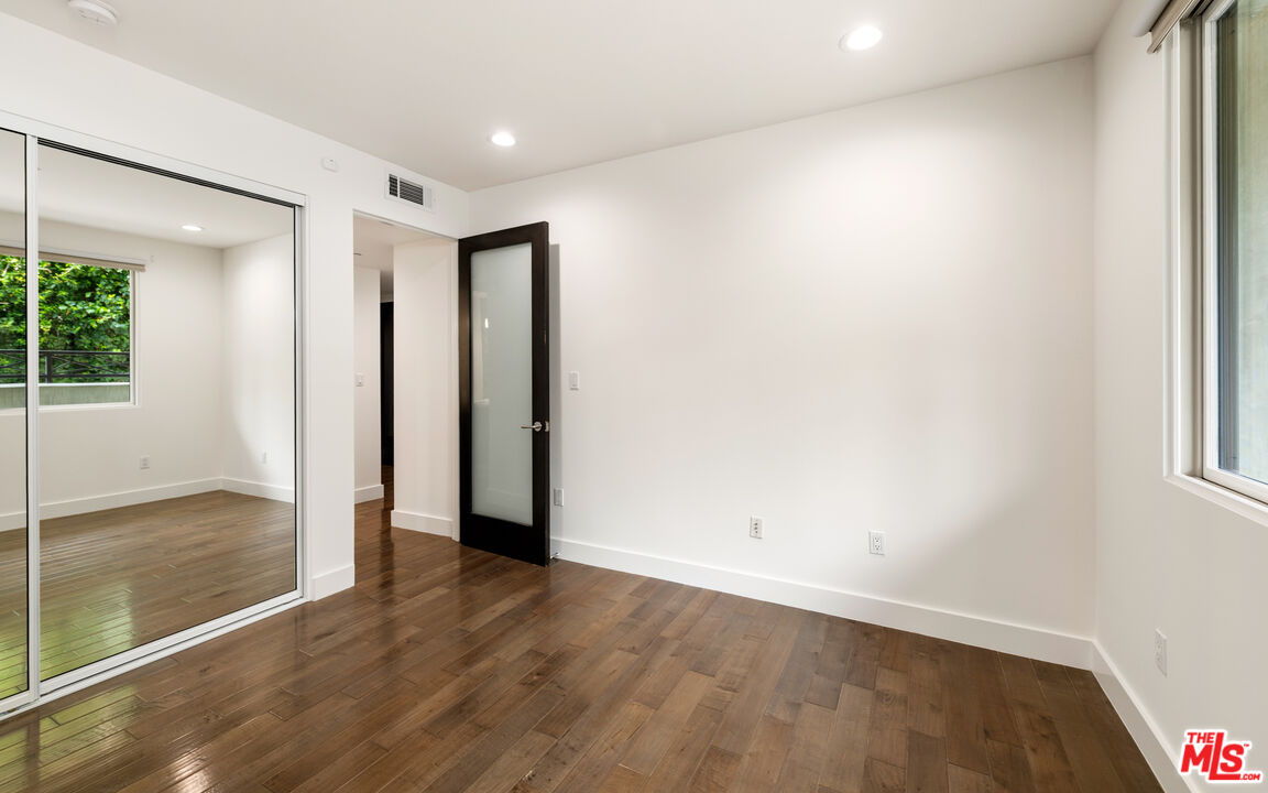 1304 Roxbury Dr Unit: 103