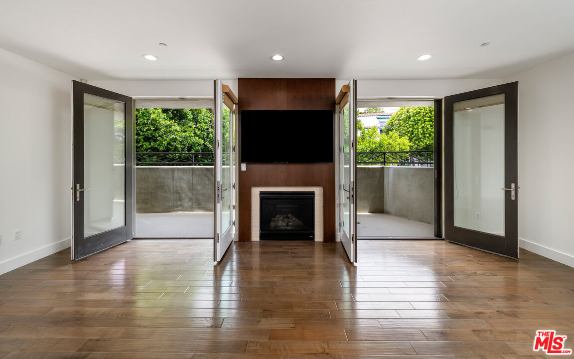 1304 Roxbury Dr Unit: 103