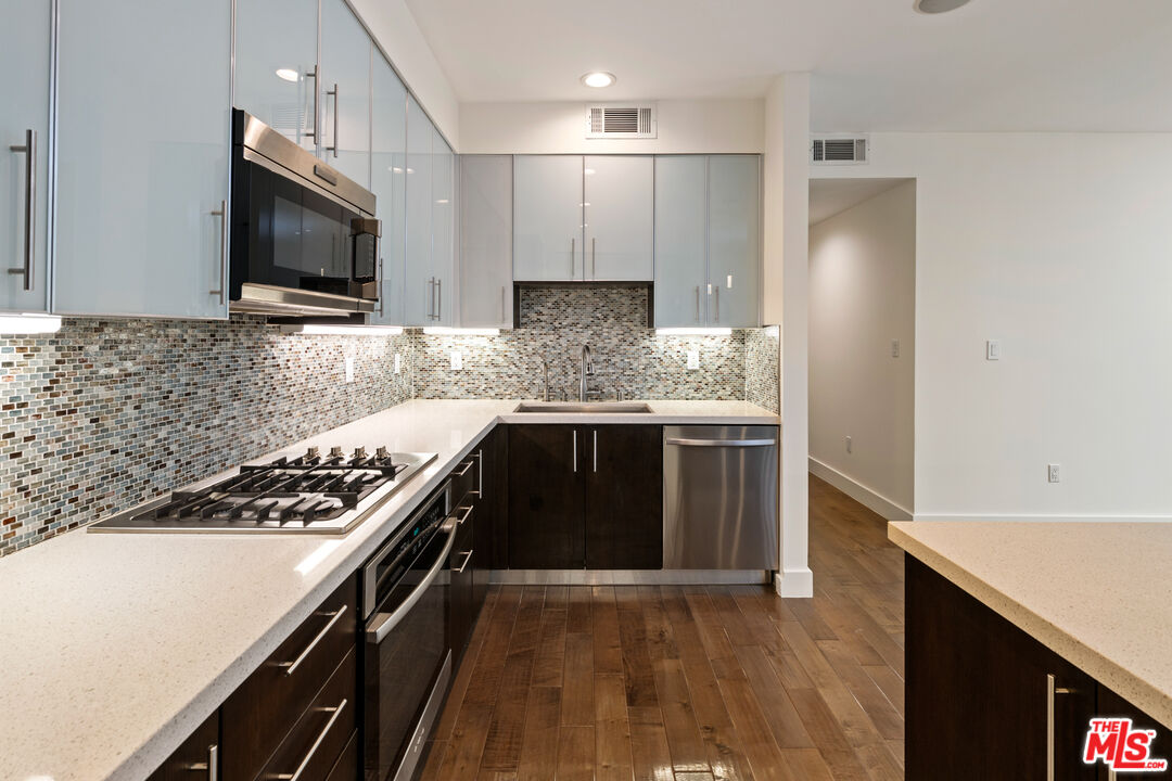1304 Roxbury Dr Unit: 103