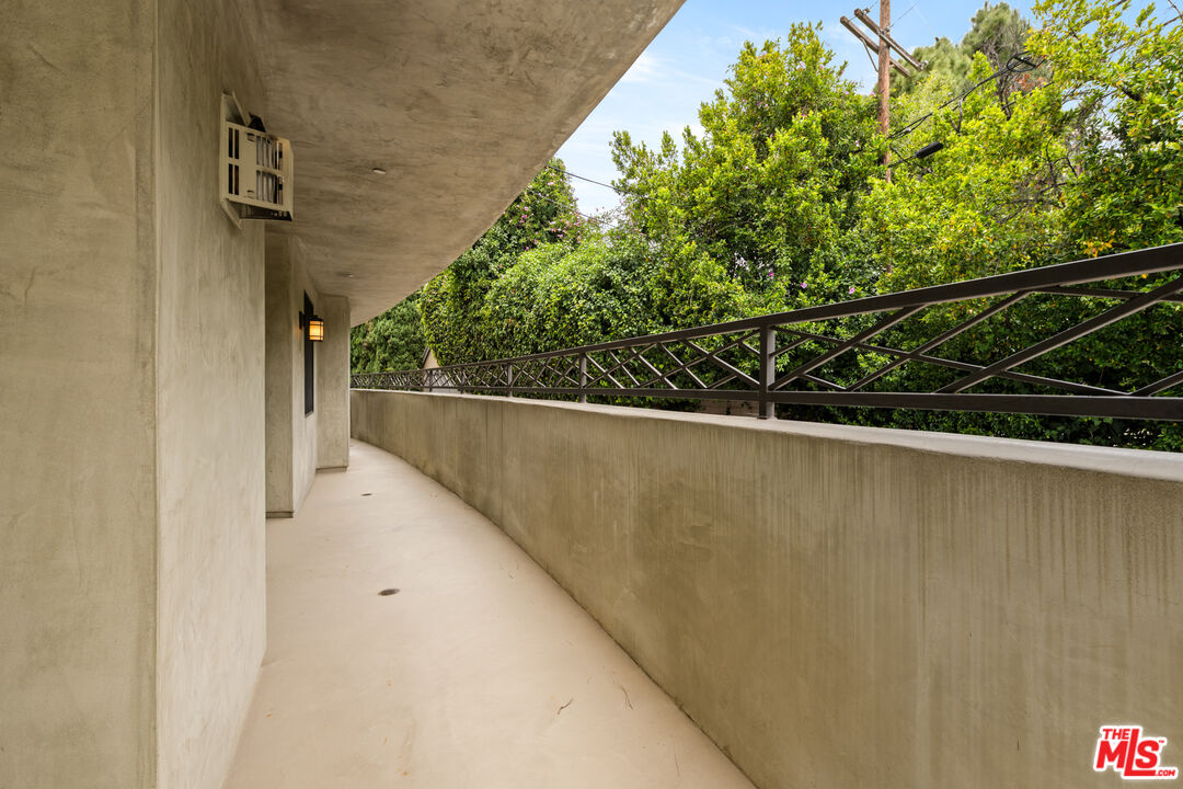 1304 Roxbury Dr Unit: 103