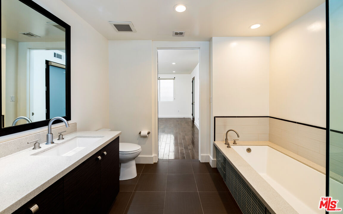1304 Roxbury Dr Unit: 103