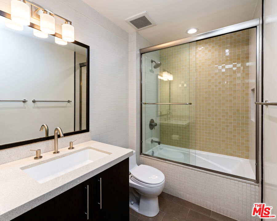 1304 Roxbury Dr Unit: 103