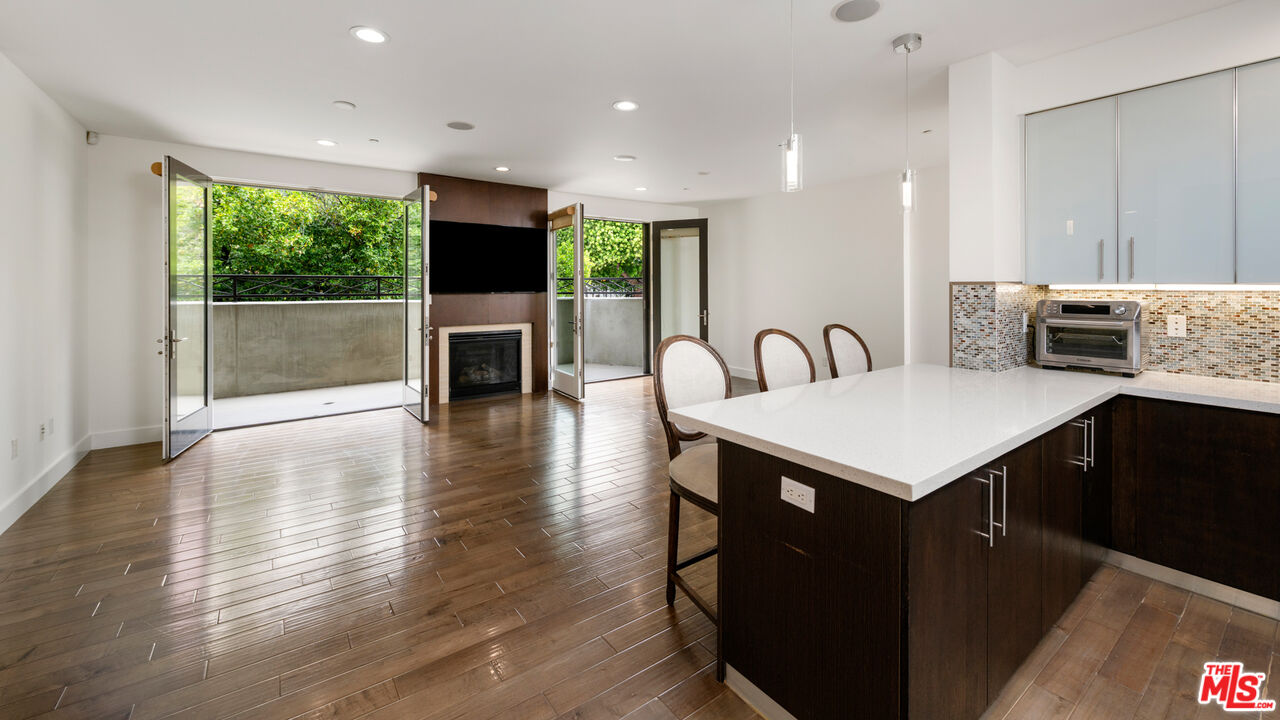 1304 Roxbury Dr Unit: 103