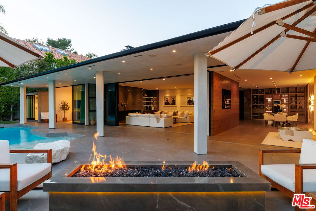 9108 Alanda Pl