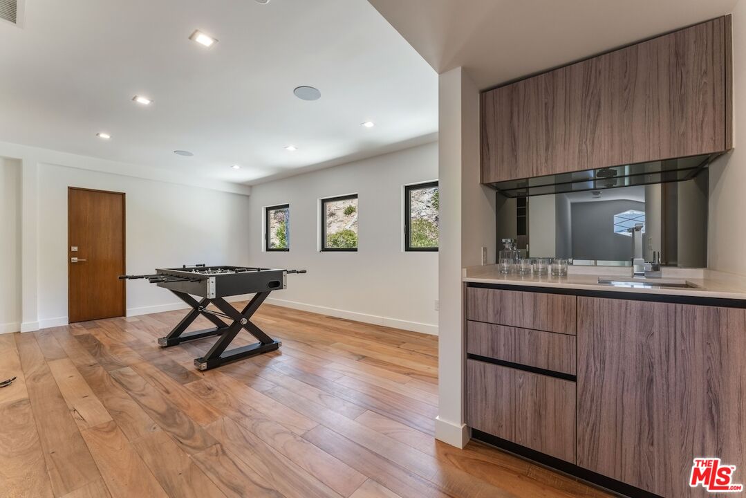 9108 Alanda Pl