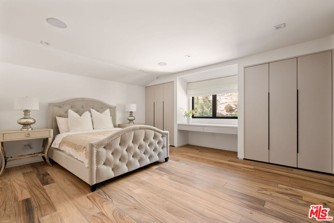 9108 Alanda Pl