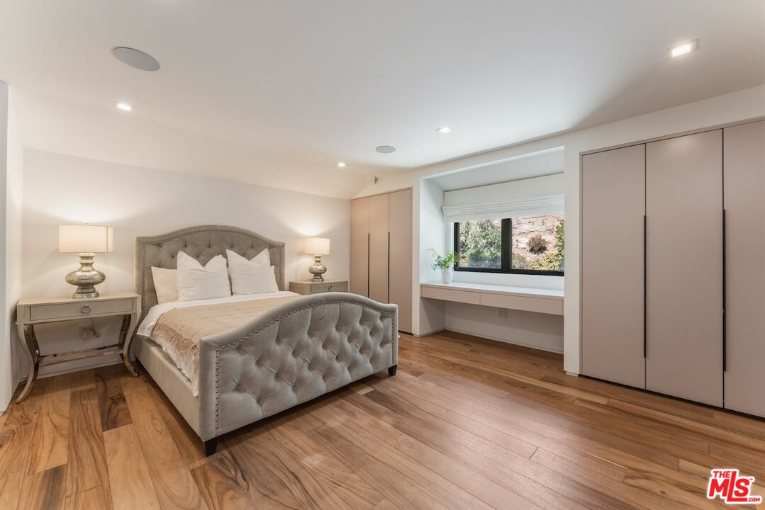 9108 Alanda Pl