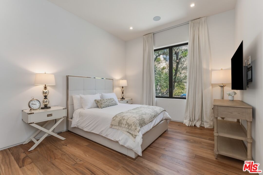 9108 Alanda Pl