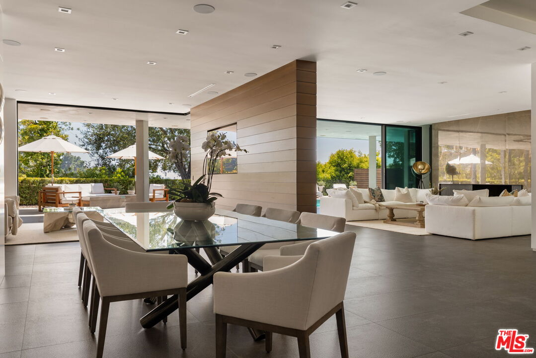 9108 Alanda Pl