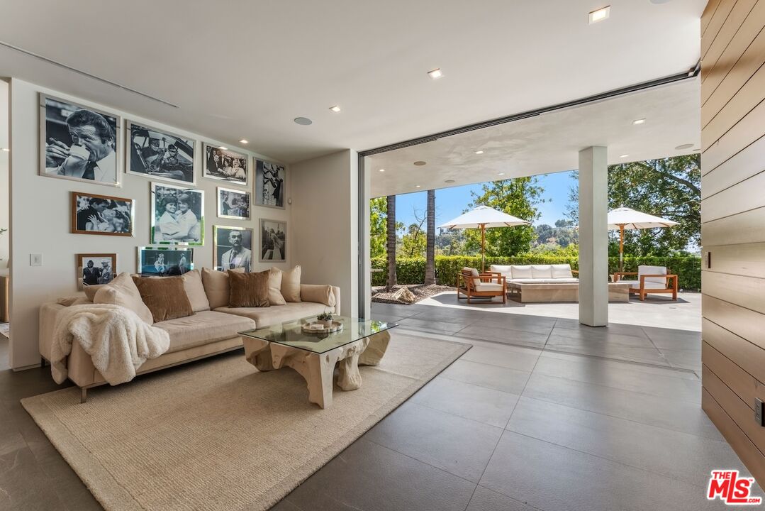 9108 Alanda Pl