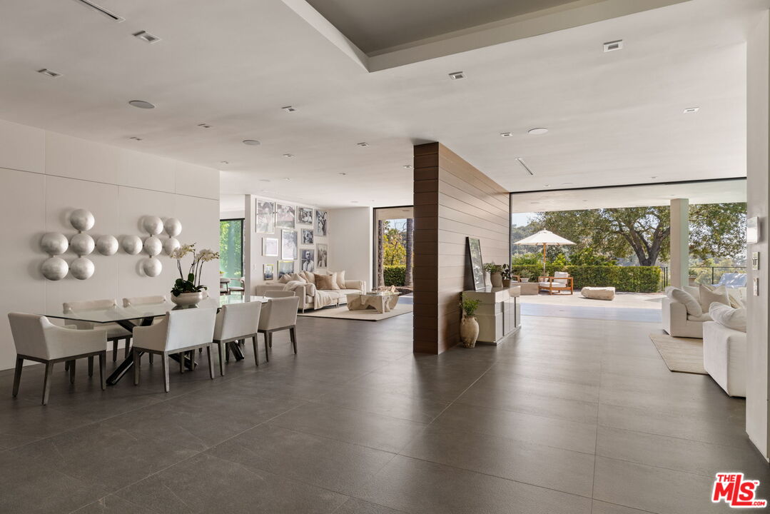 9108 Alanda Pl
