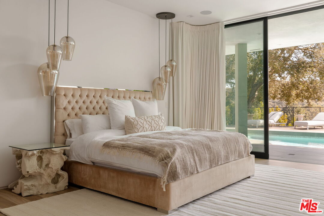 9108 Alanda Pl