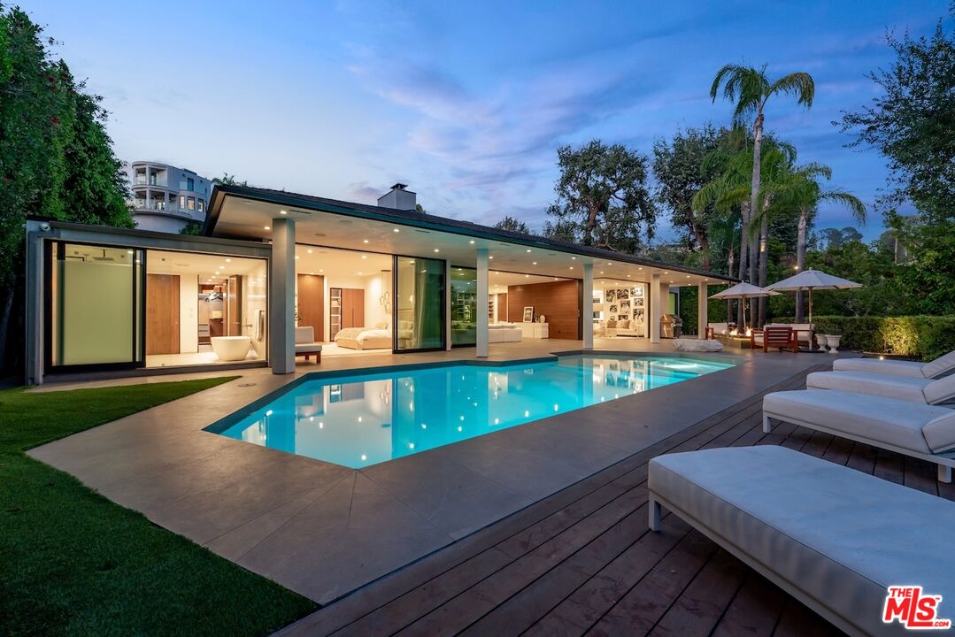 9108 Alanda Pl