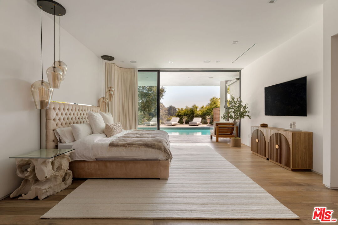 9108 Alanda Pl