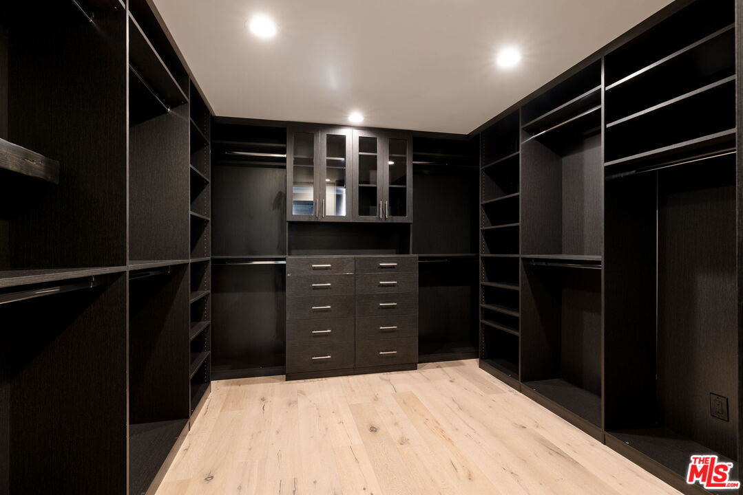 4020 Park Melinda