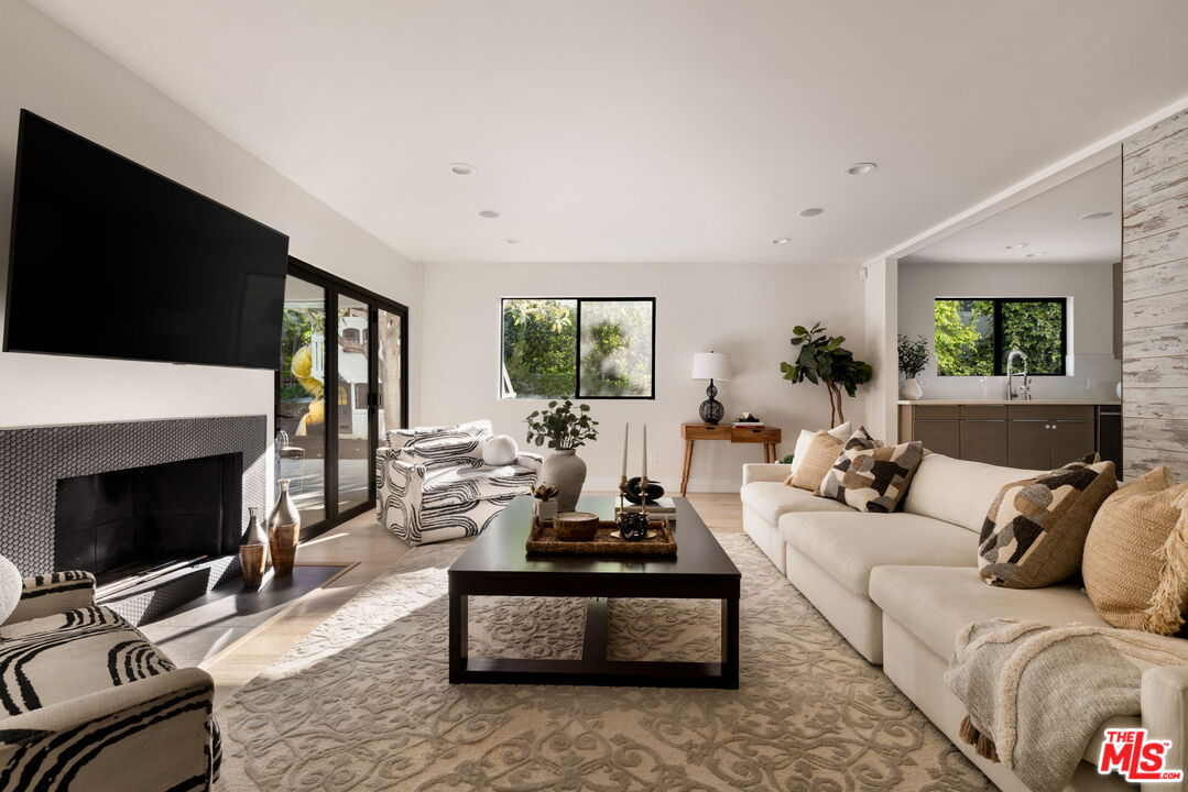 4020 Park Melinda