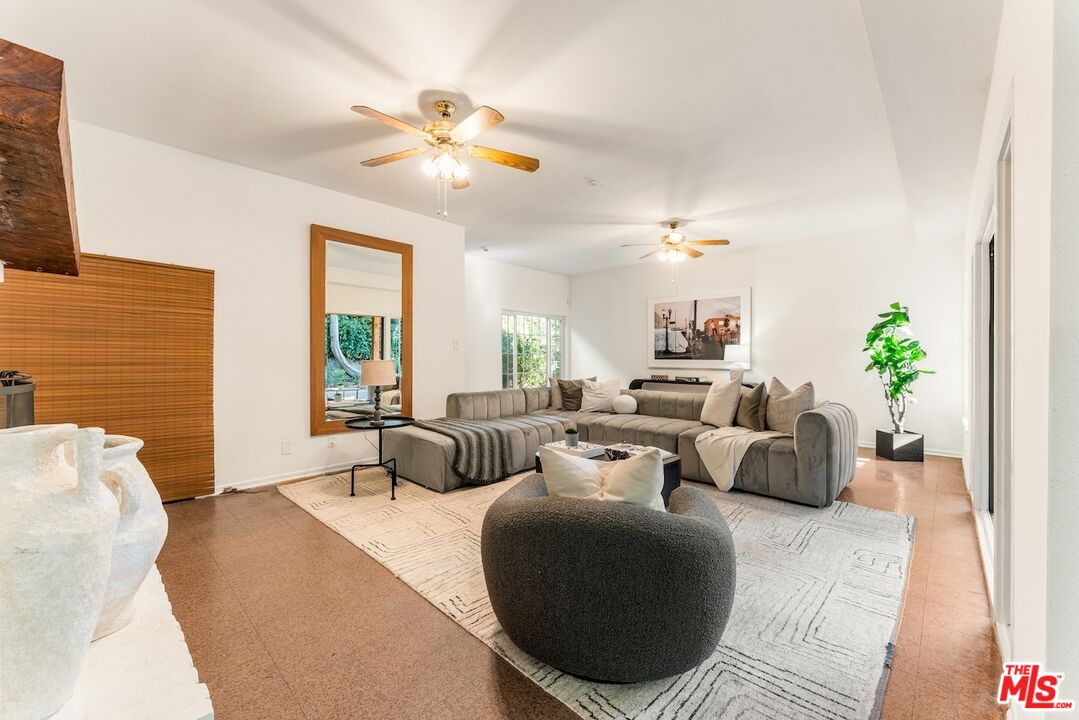 1115 Buena Vista St
