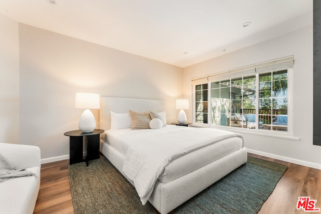 1115 Buena Vista St