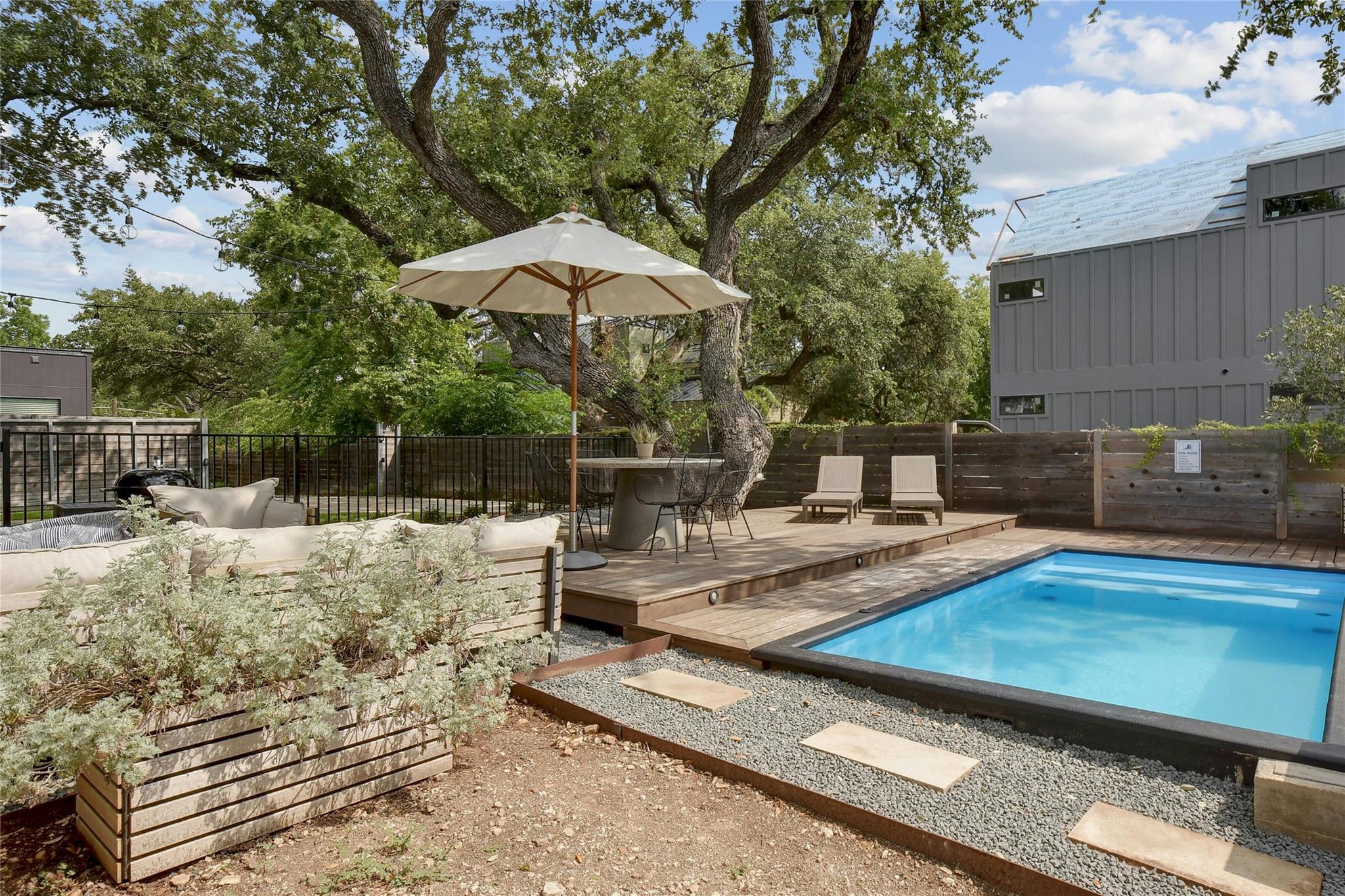 1605 Chelsea LN # 2 Unit: 1 & 2