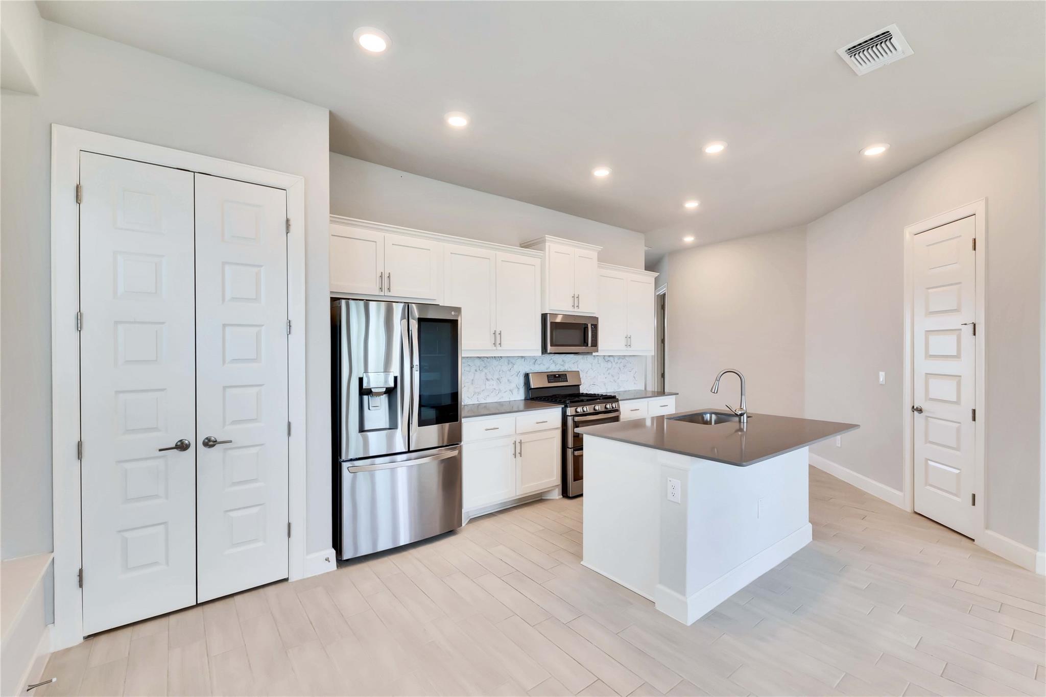 12616 Stanford DR