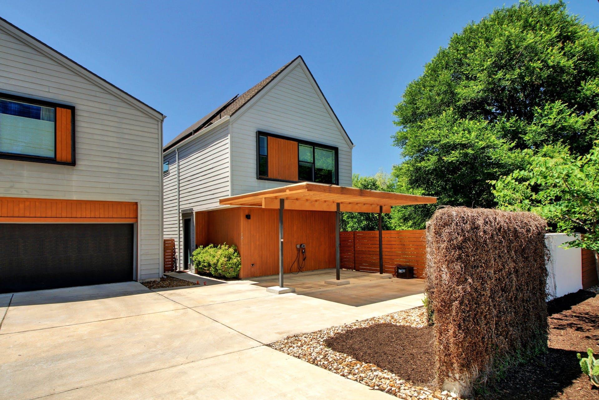 4006 Airport BLVD # 18