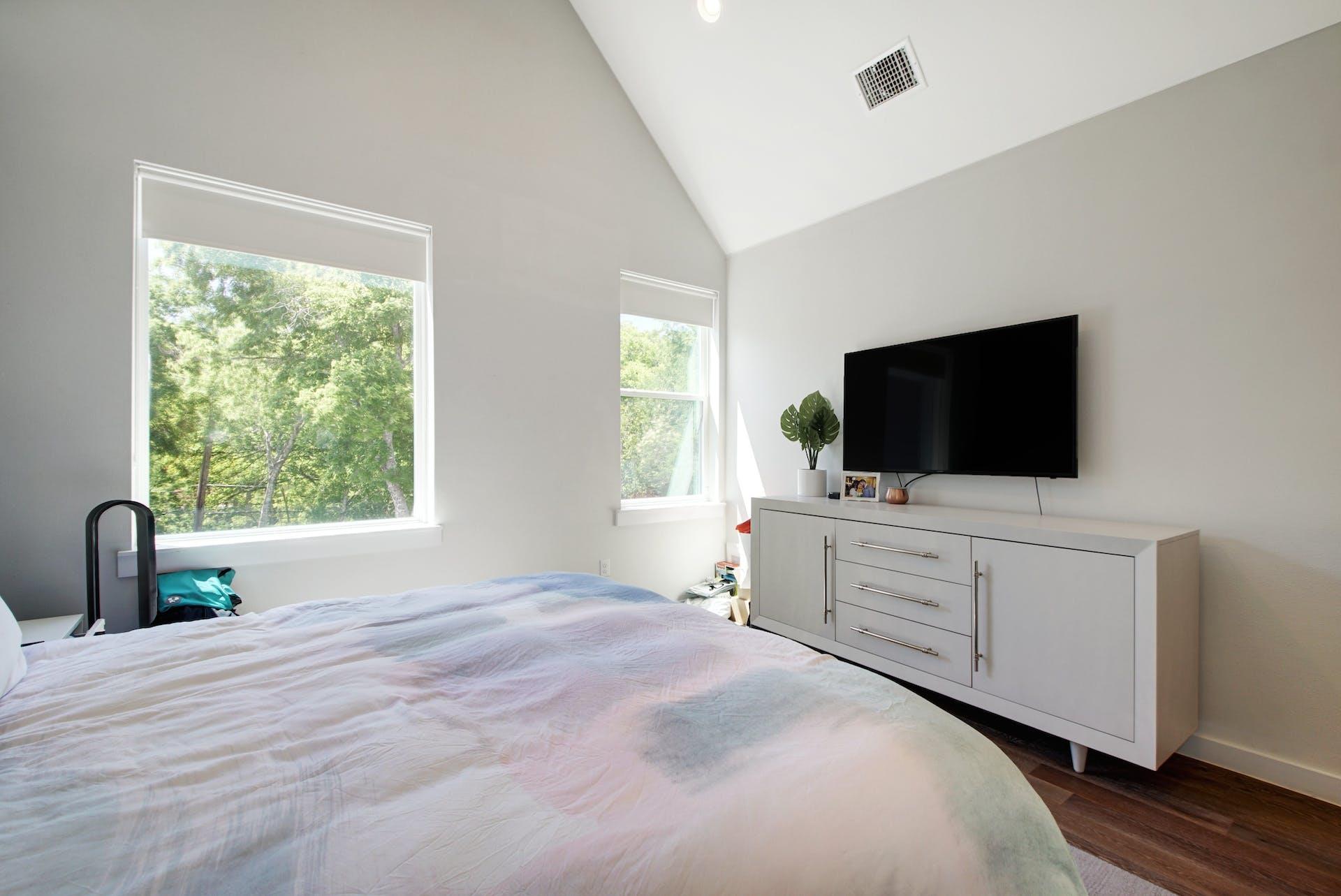 4006 Airport BLVD # 18